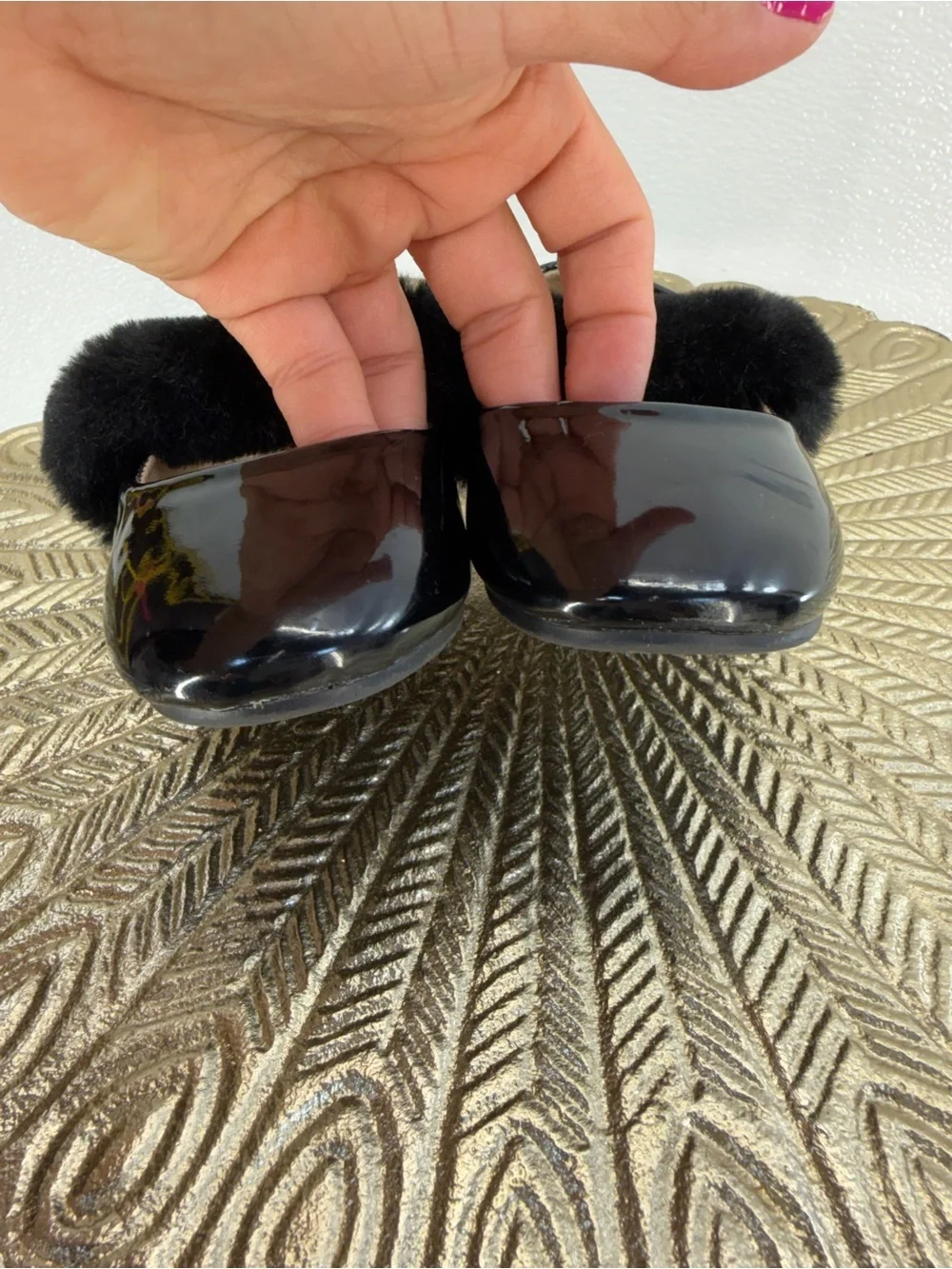 Vince Camuto Girls Black Patent‎ Faux Fur Mary Jane Flats Size 7